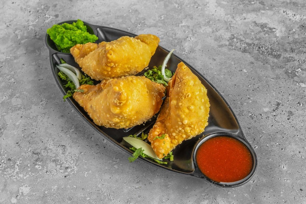 Veggie Samosa (1 pc)