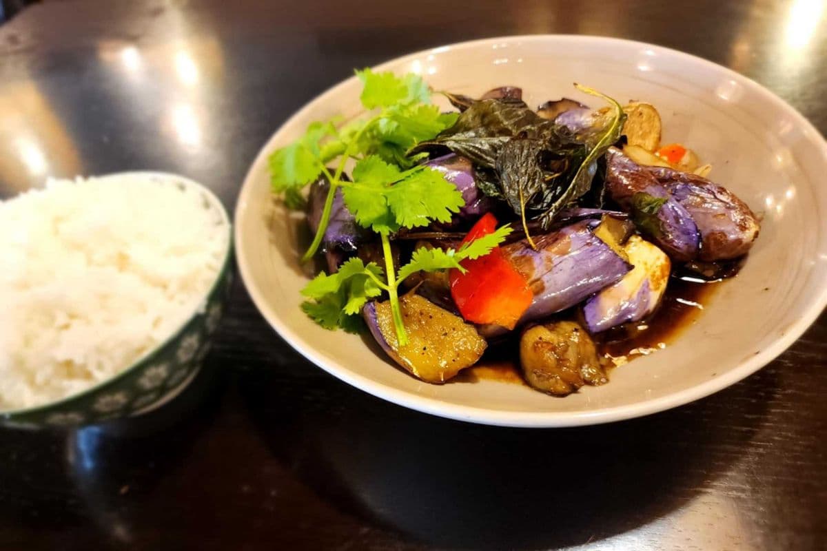 SPICY EGGPLANT | ผัดเผ็ดมะเขือยาว