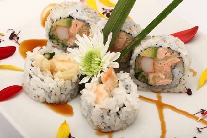 Salmon Tempura Roll (5 pcs)