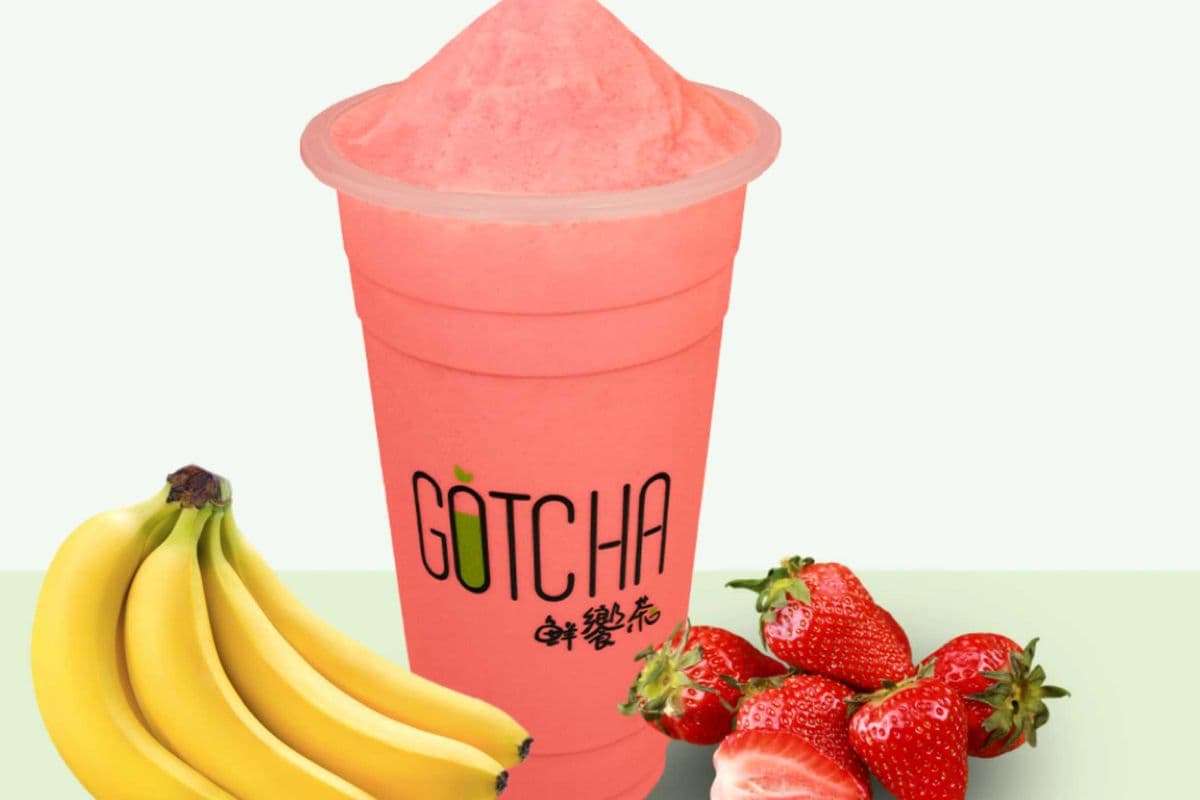 Fresh Strawberry & Fresh Banana Smoothie (700Ml)