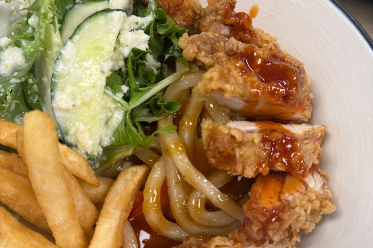 Stir-fried yaki udon ( choice of pork or chicken)