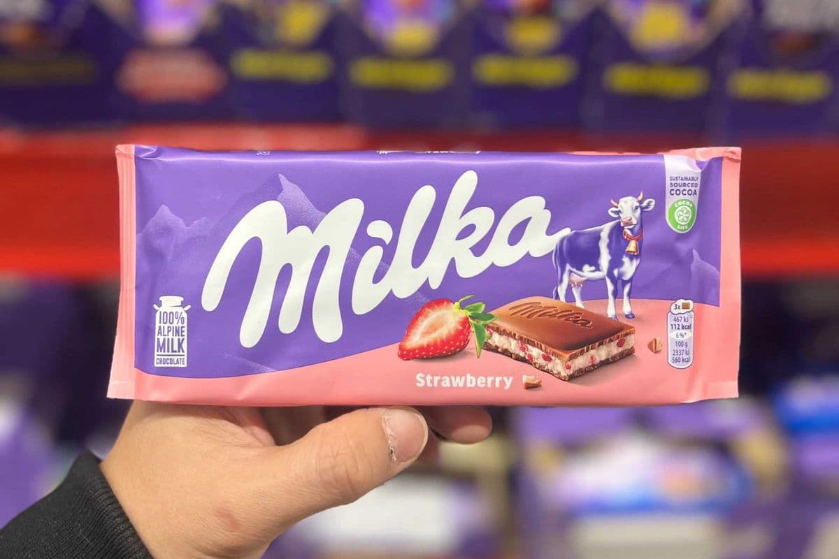(UK) Milka Strawberry Chocolate Bar 100g