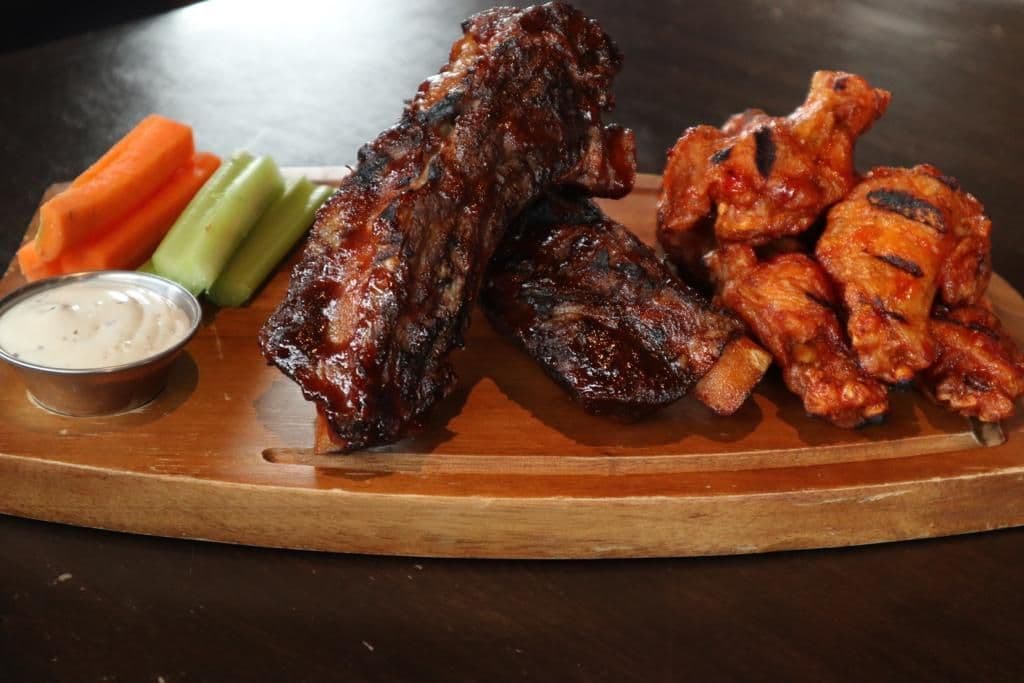 Two Jumbo Ribs and Wings (1 lb)