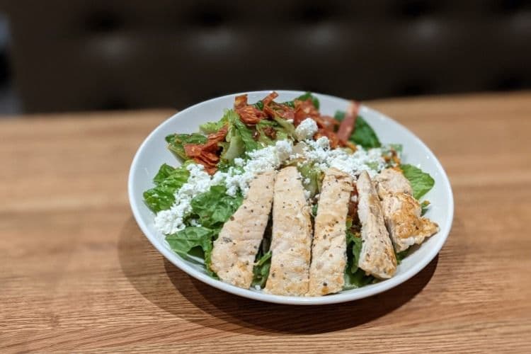Signature Famoso Salad