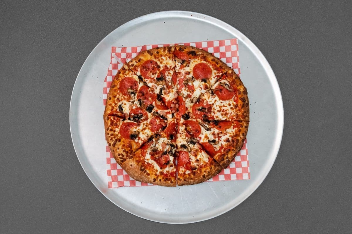 12" Medium Canadian Veggie Pizza