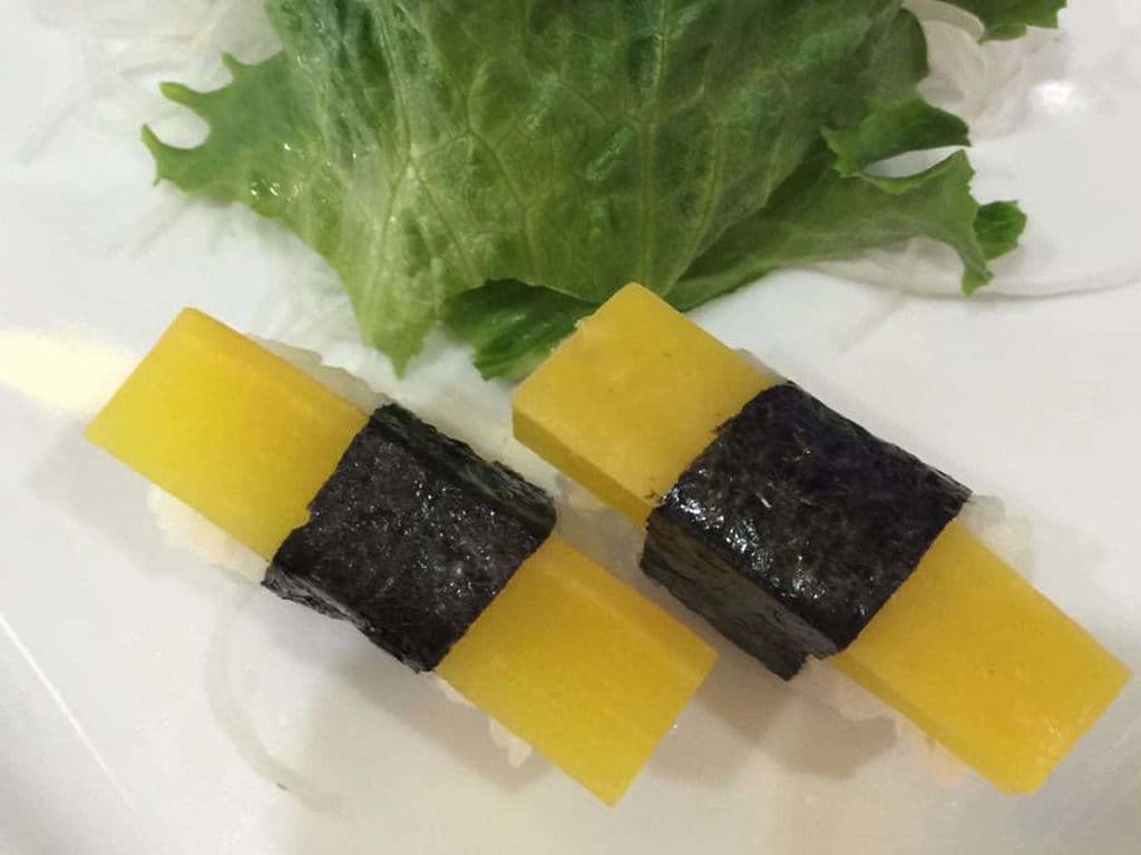 Pickled Radish Sushi (2pcs)