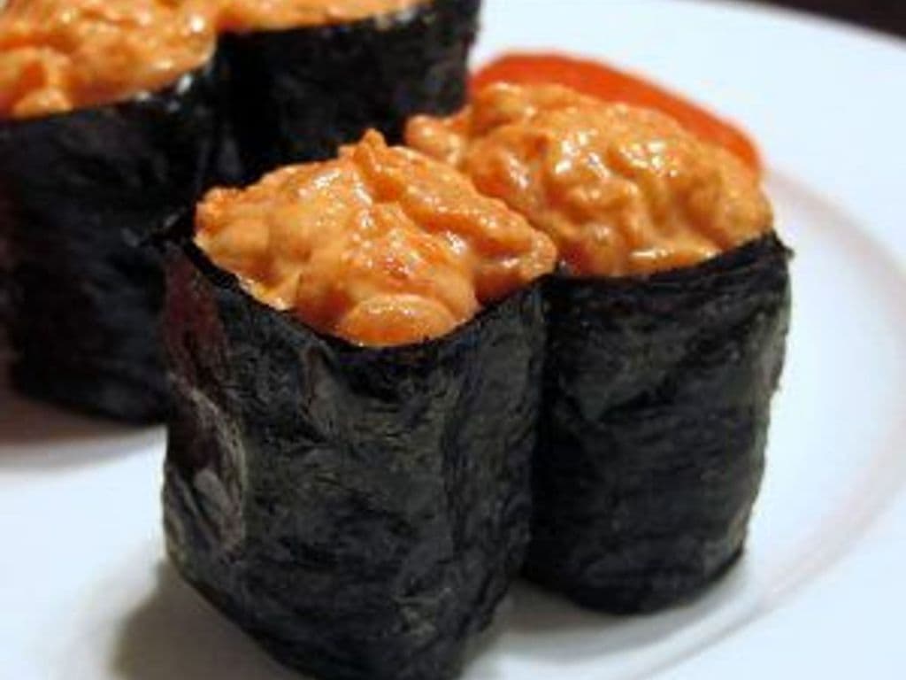 Spicy Tuna Sushi (4pcs)