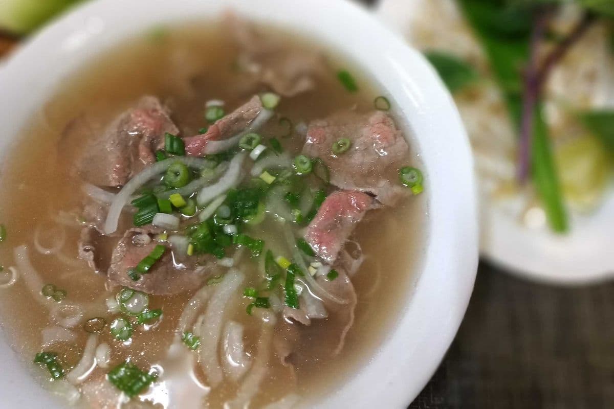 318. Rare Beef Rice Noodle Soup