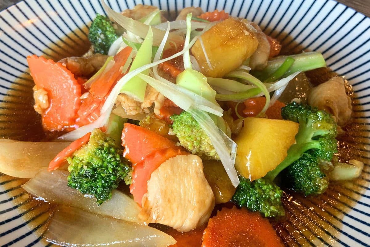 39. Pineapple Stir-fry / Pad Sapparod(ผัดสัปรด)