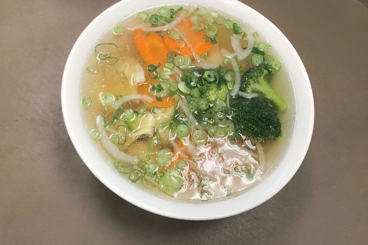 D14-B. Shrimp & Pork Wonton EGG Noodle Soup / MÌ Hoành Thánh