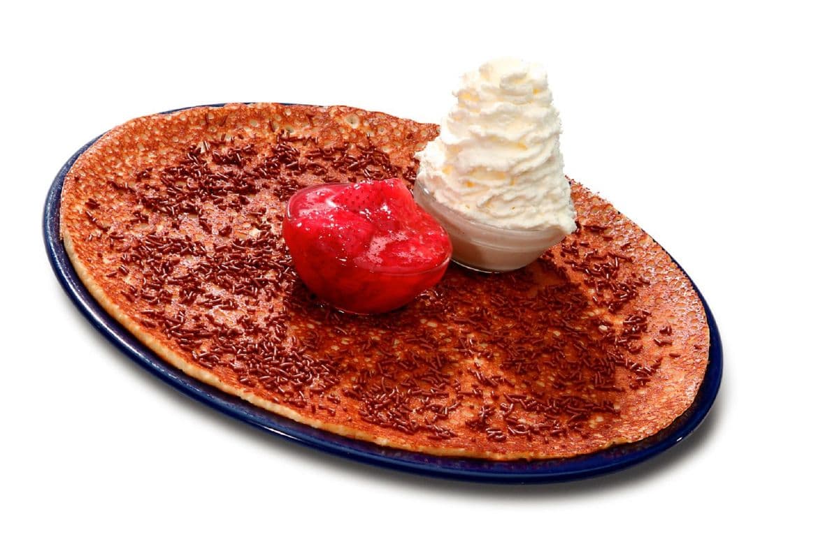 #16 Chocolate, Strawberry, and Whip Pannekoek