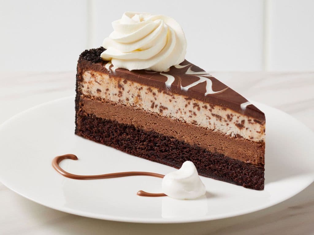 TUXEDO MOUSSE CHEESECAKE