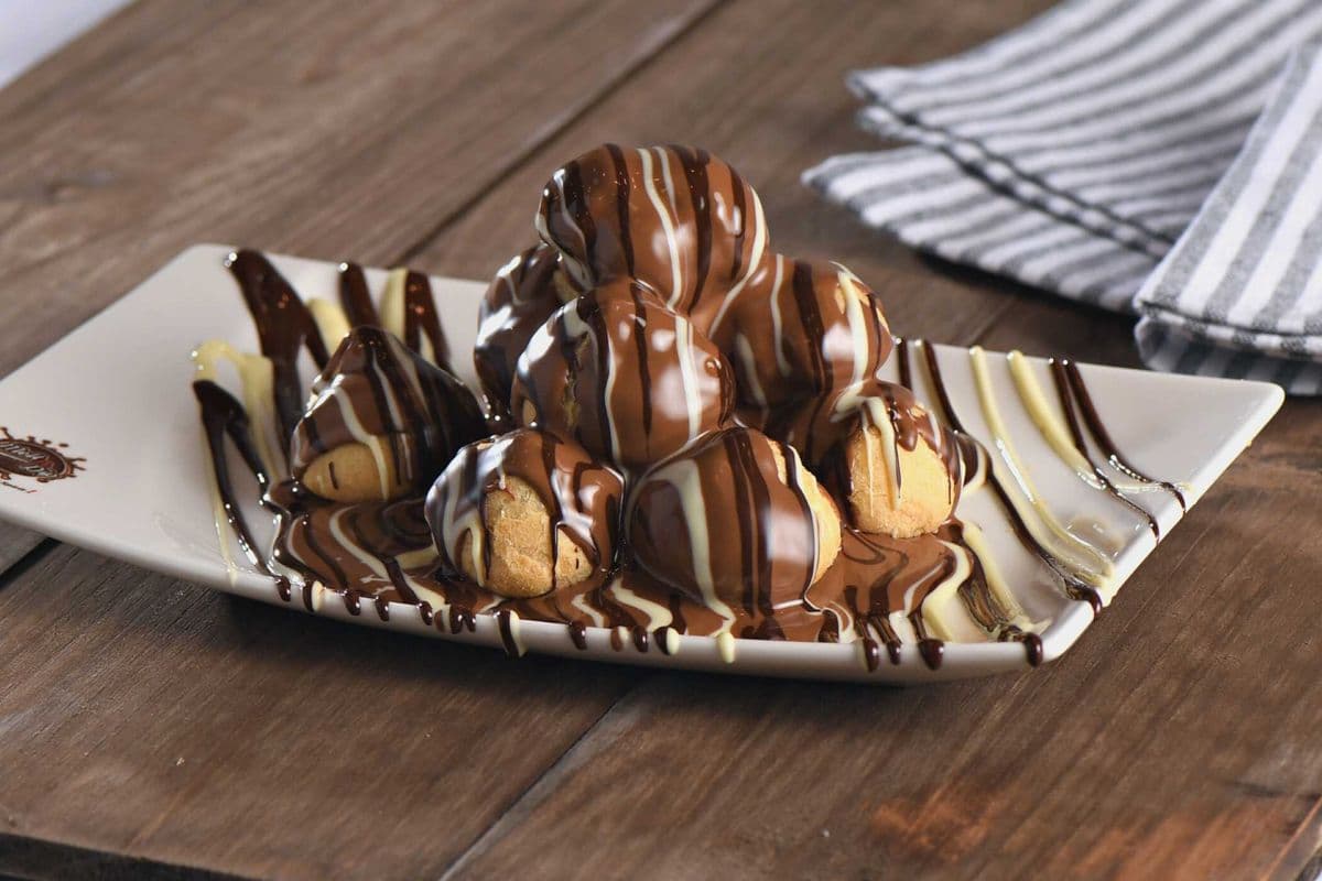 Eclair Pyramid