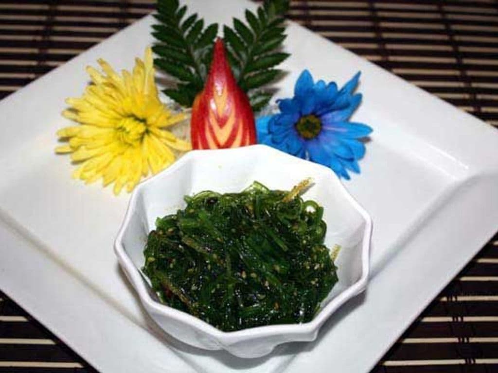 4. Seasoned Seaweed Salad (Small)