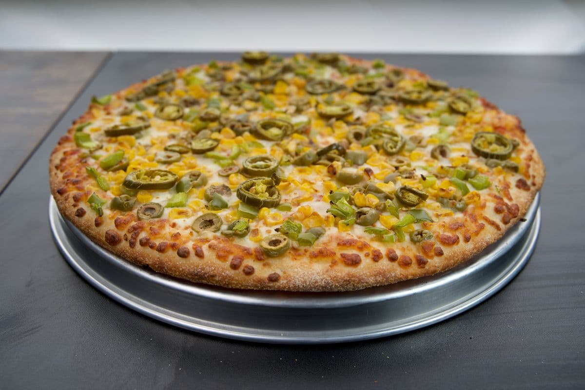 Sweet Corn Pizza - Everyday Special (4 Toppings, 1 Dip, 1 Pop)