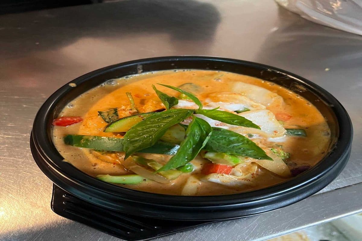 15. Panaeng (medium spicy)