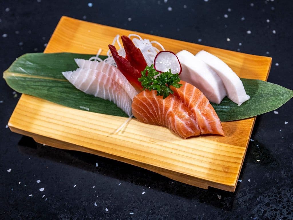 Sashimi Appetizer (8pcs)
