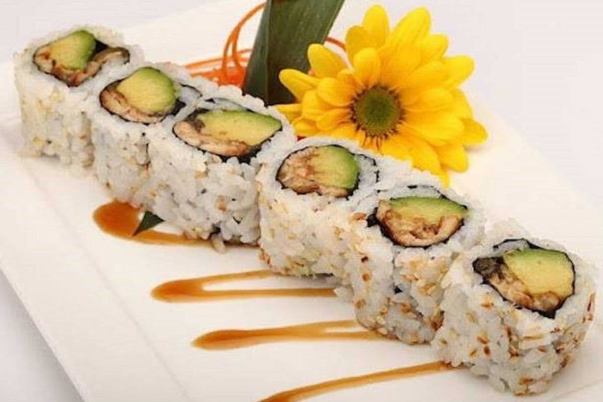 EEL & Avocado Roll (8pc)