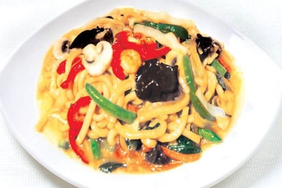 Bokkeum Udon (Stir-fried Thick Noodles) 볶음우동