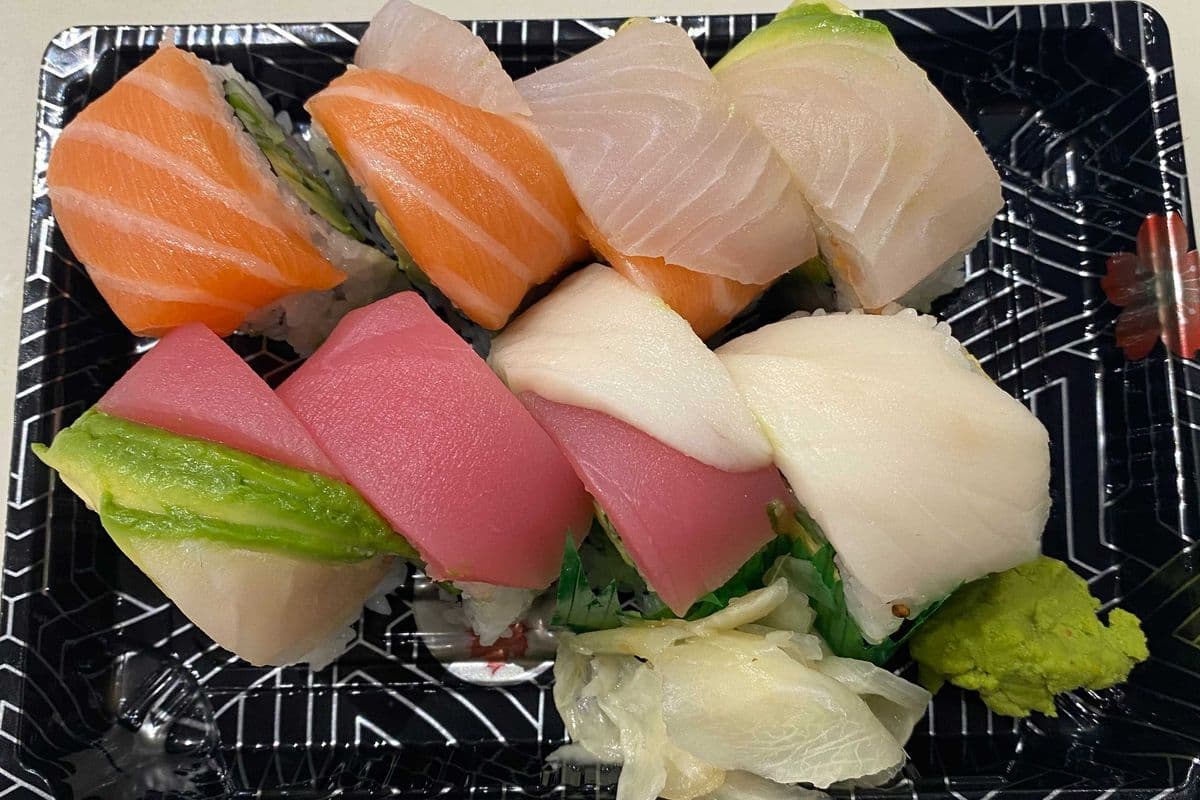 Rainbow Roll (8 Pieces)