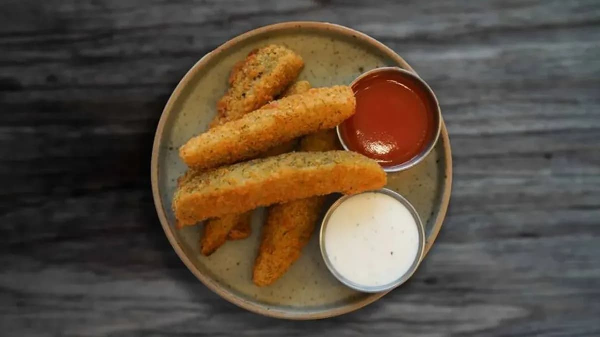 Deep-Fried Pickles (5 pcs)