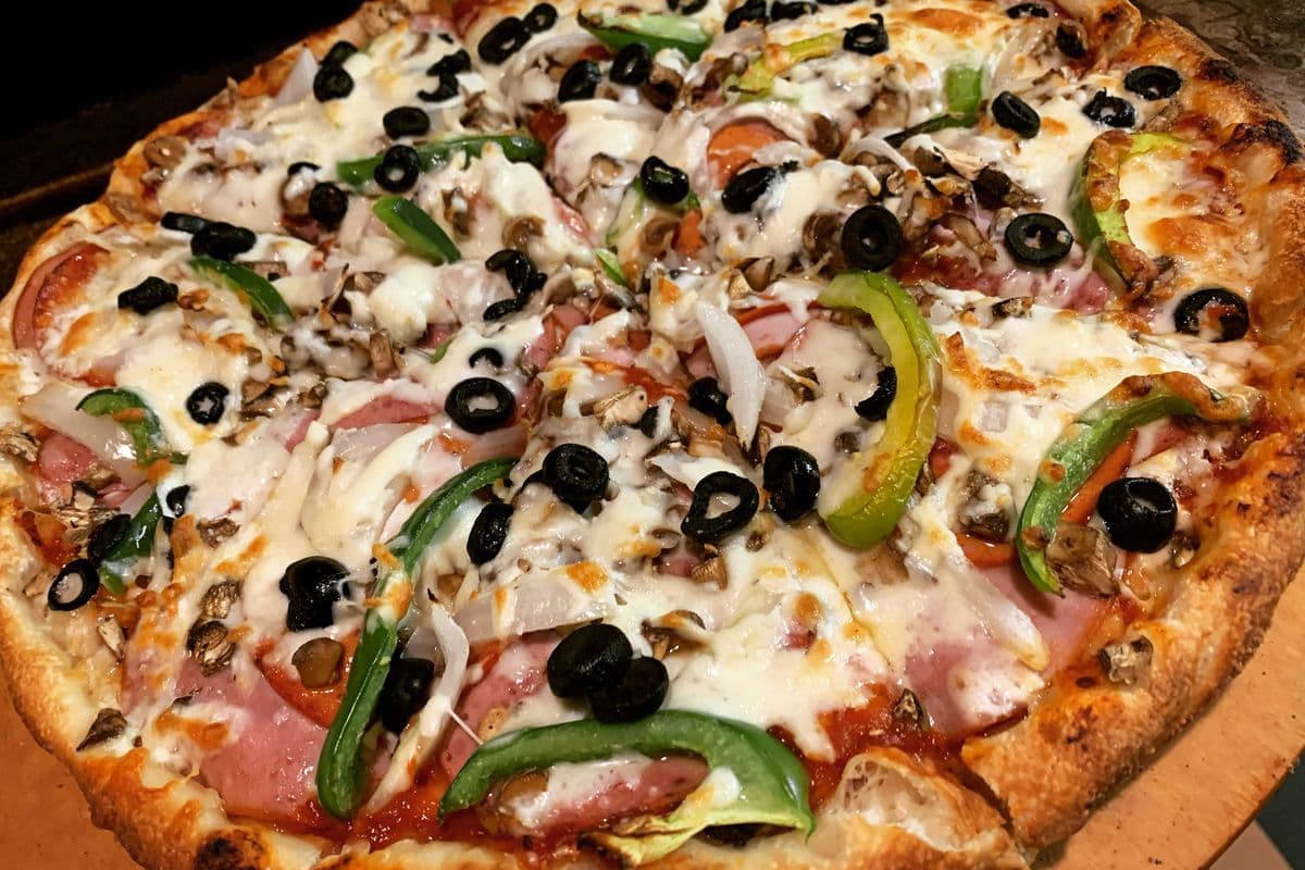 14" Large Lionsgate Special Pizza
