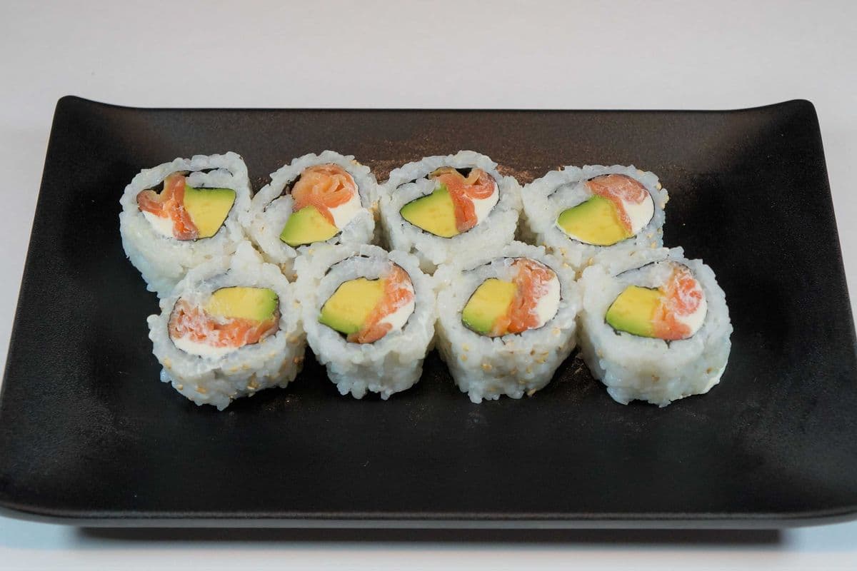 132. Philadelphia Maki Roll (8 pcs)