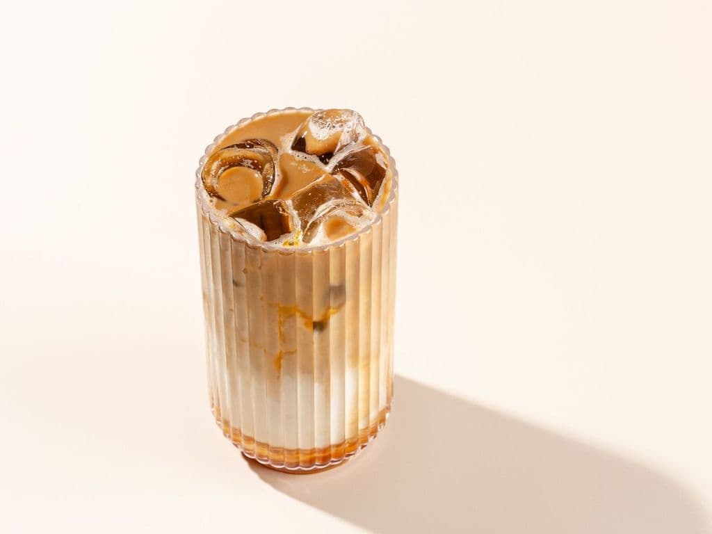 NOUVEAU! Latte glacé à la mangue 16oz / NEW! Iced Mango Latte 16oz