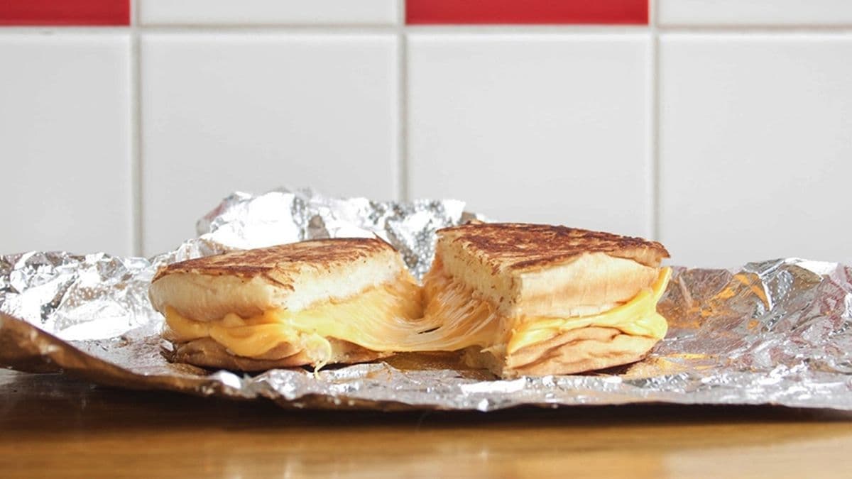 Sandwich au fromage fondu / Grilled Cheese Sandwich