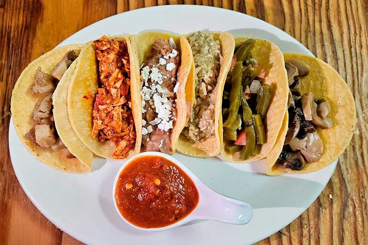 * 6 Tacos de Guisado
