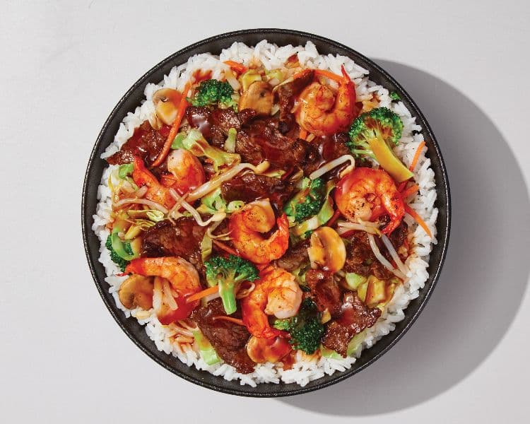 Teppanyaki au bœuf et aux crevettes avec du riz