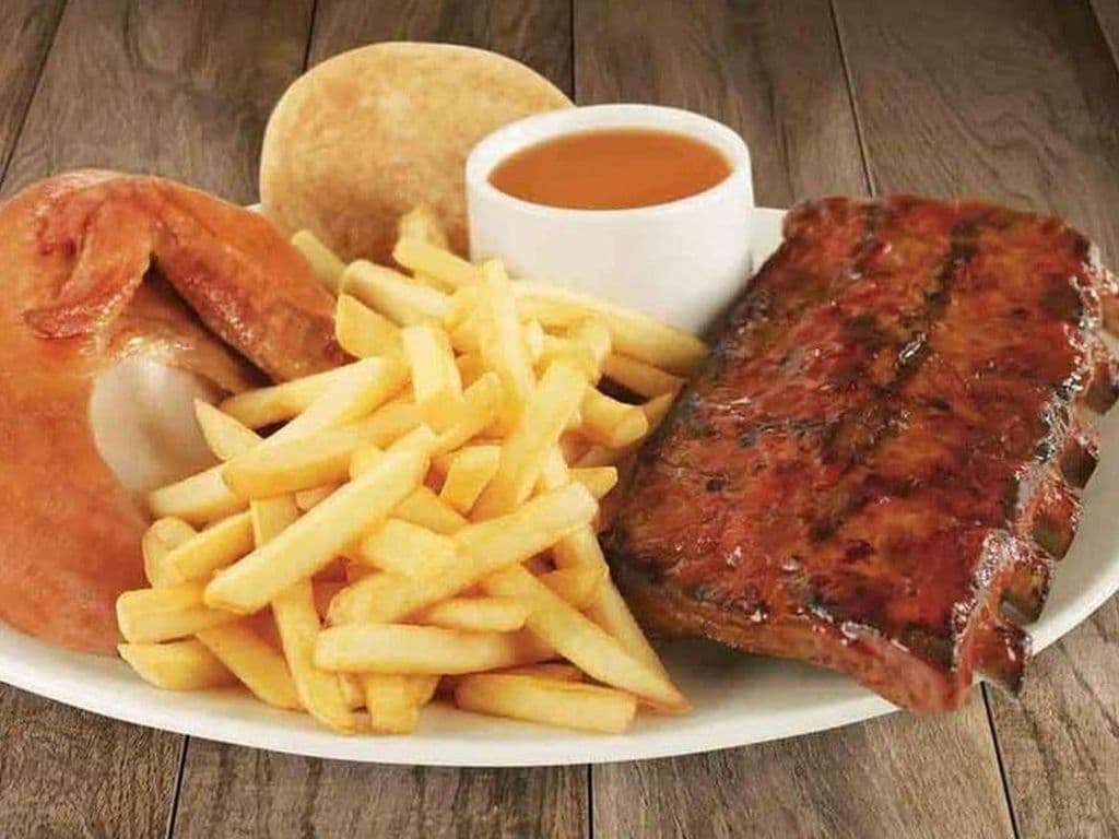 Demi-côtes levées de porc et poitrine / Half Rack of Pork Ribs and Chicken Breast