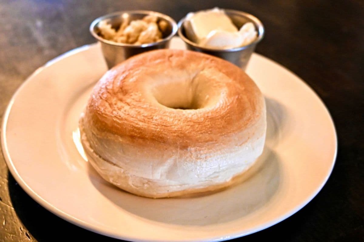 Bagel and Cream Cheese or Hummus (VO)