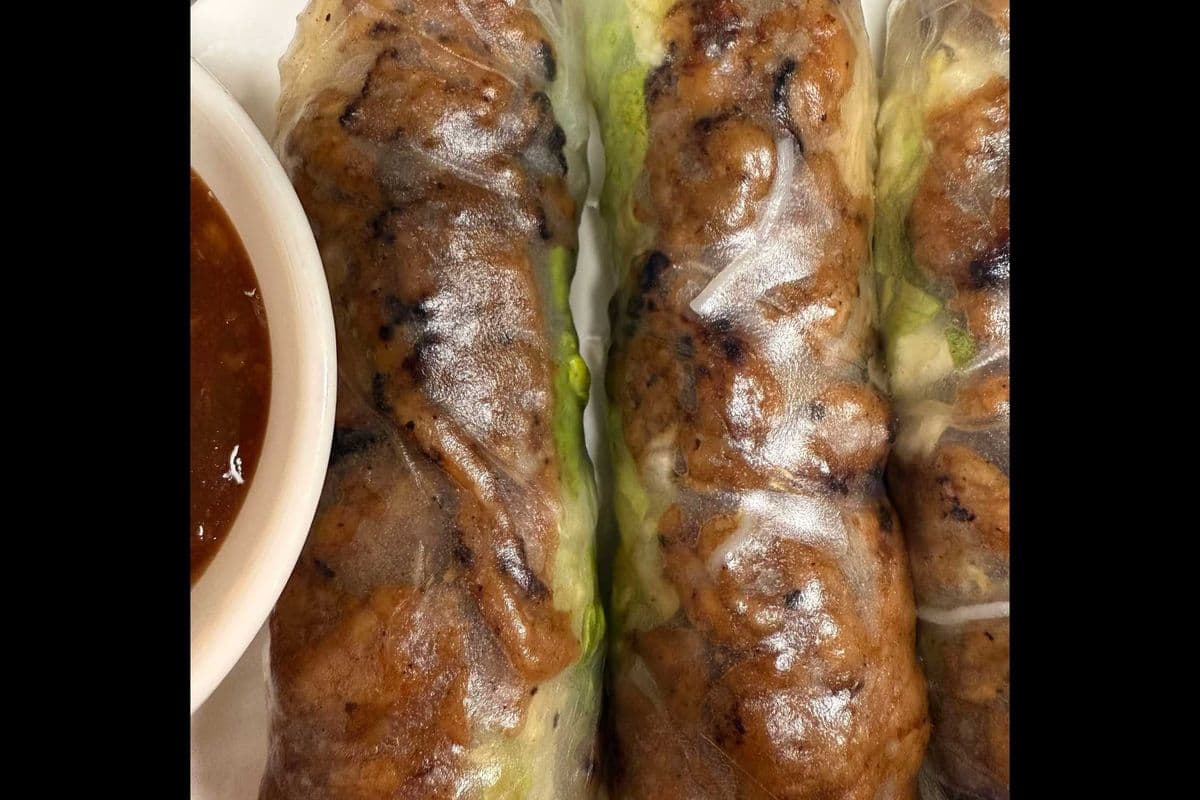 51. Beef or Chicken Salad Roll (3 pcs)
