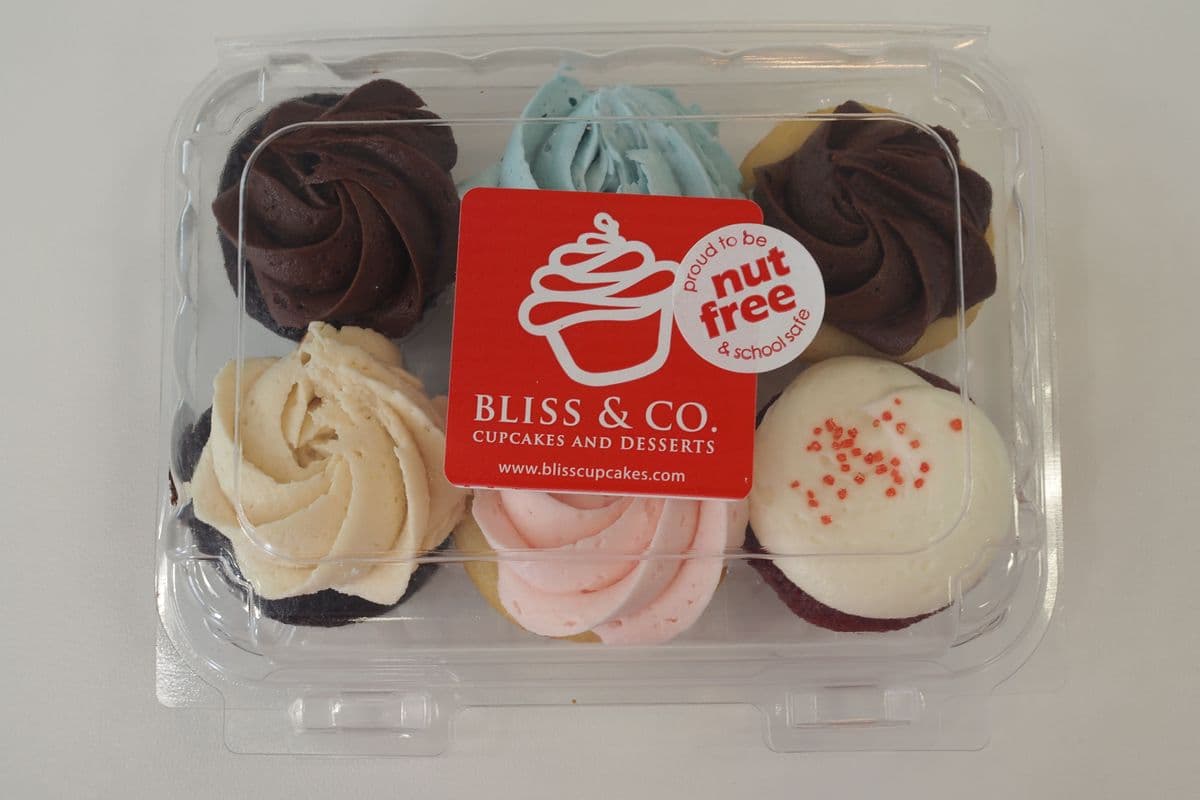 6 MINI Assorted Cupcakes