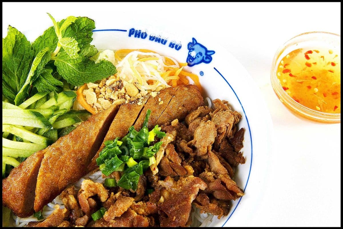 454. Vermicelli with Grilled Pork and Grilled Meatballs