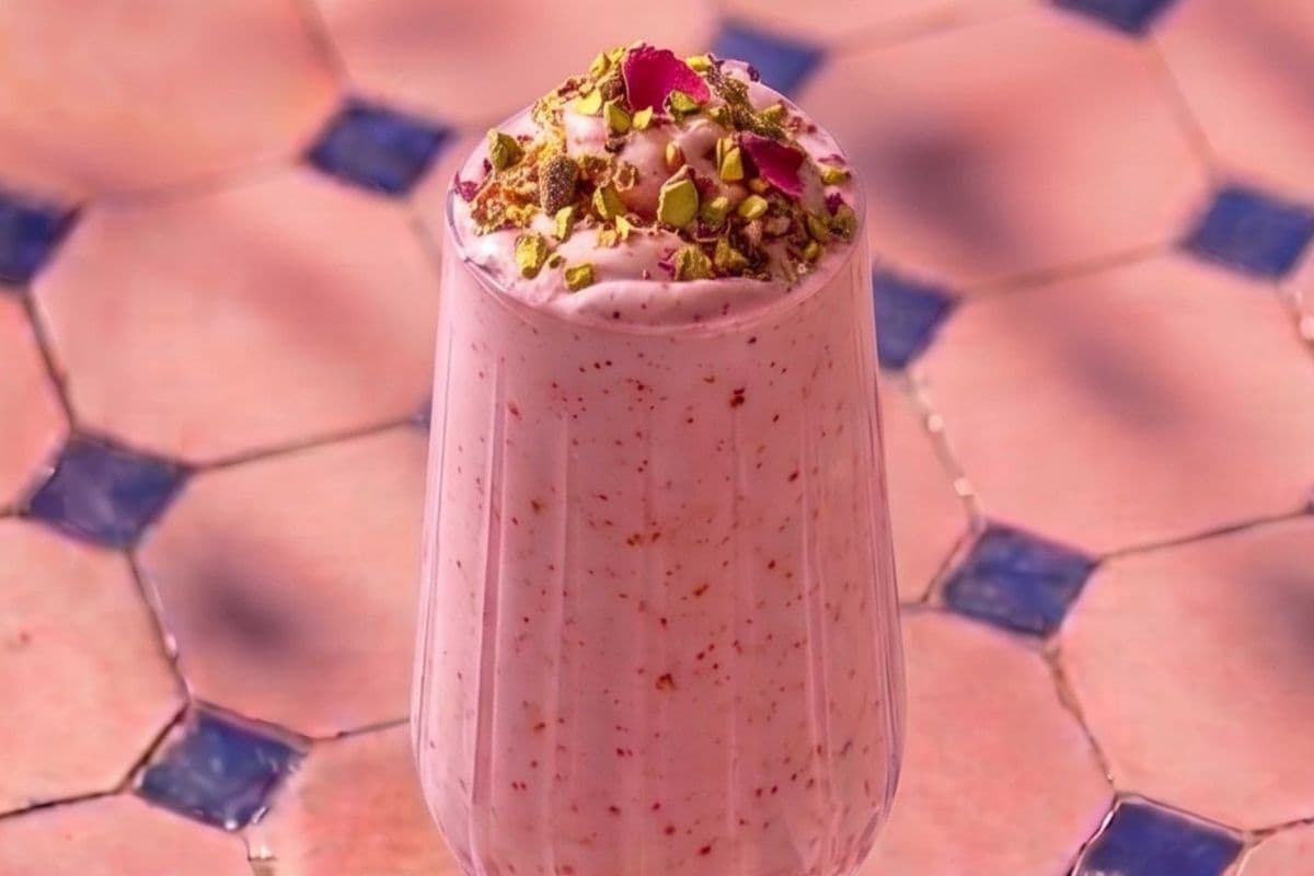 ROSE MILK SHAKE