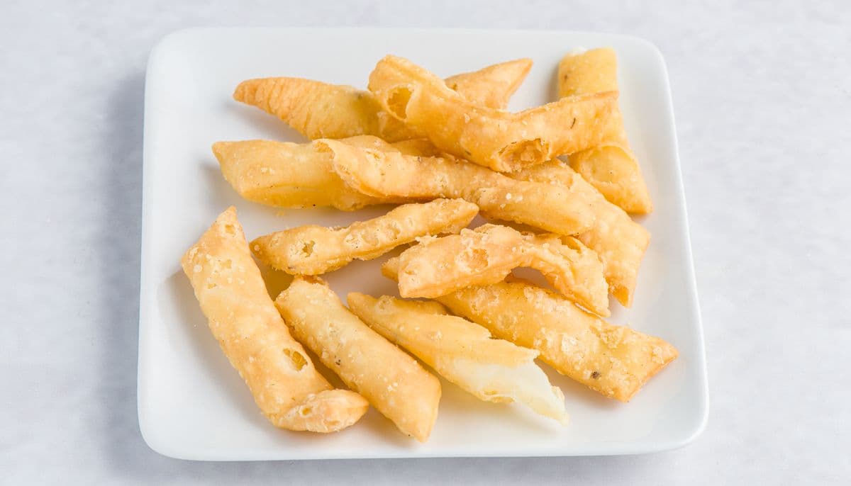 Muttery (Namak Paray)(1LB)