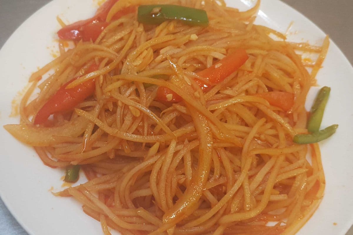 1805. Stir-Fried Shredded Potato with Spicy and Sour Sauce