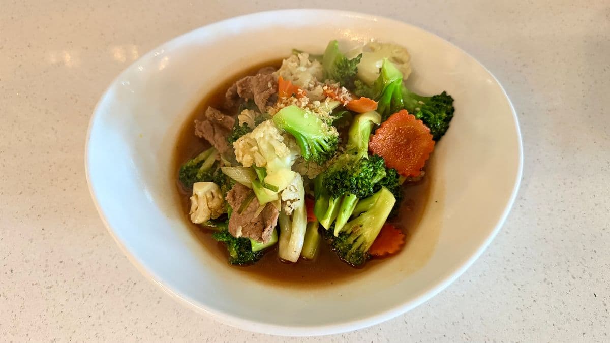 Pad Kra-Tiem-Prig (Garlic and Black Pepper)