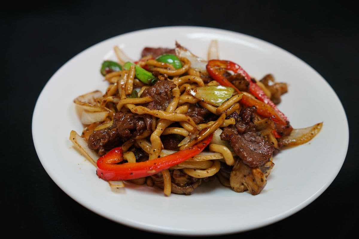 94. Black Pepper Beef Udon Noodle