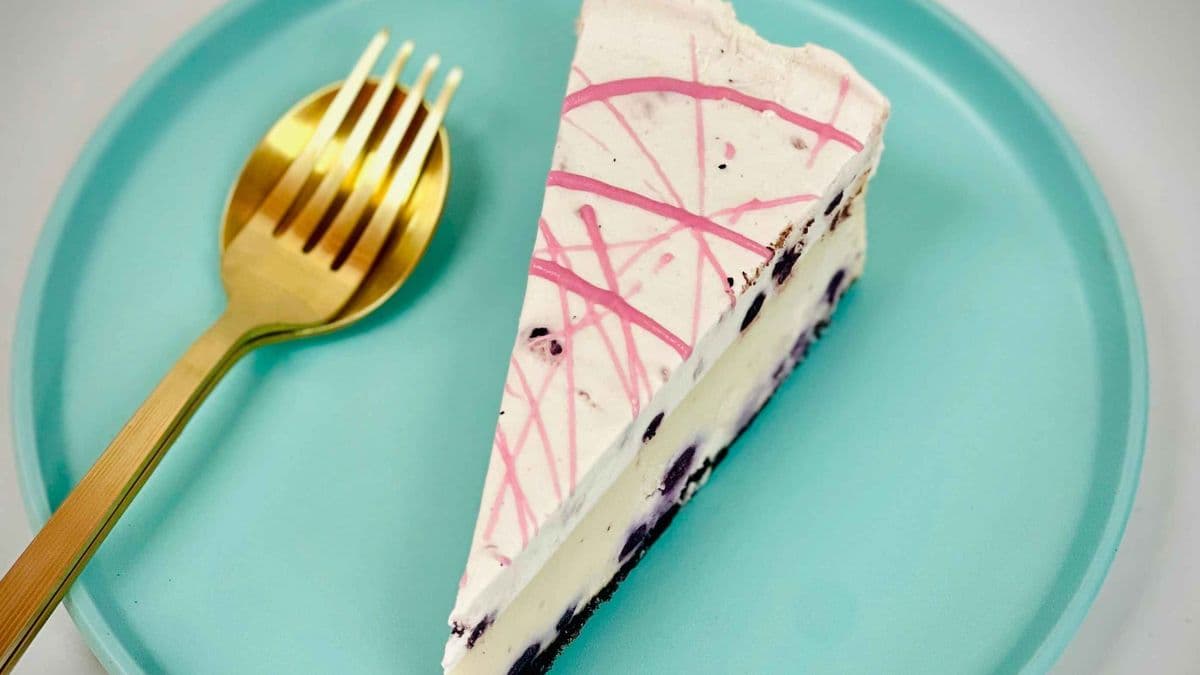 White Chocolate Blueberry Cheesecake