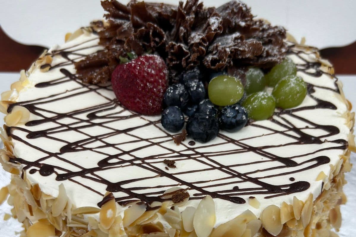 Karlik Cake - 8 inches