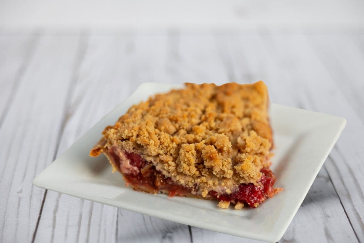 Croustades Aux Fraises et à la Rubarbe