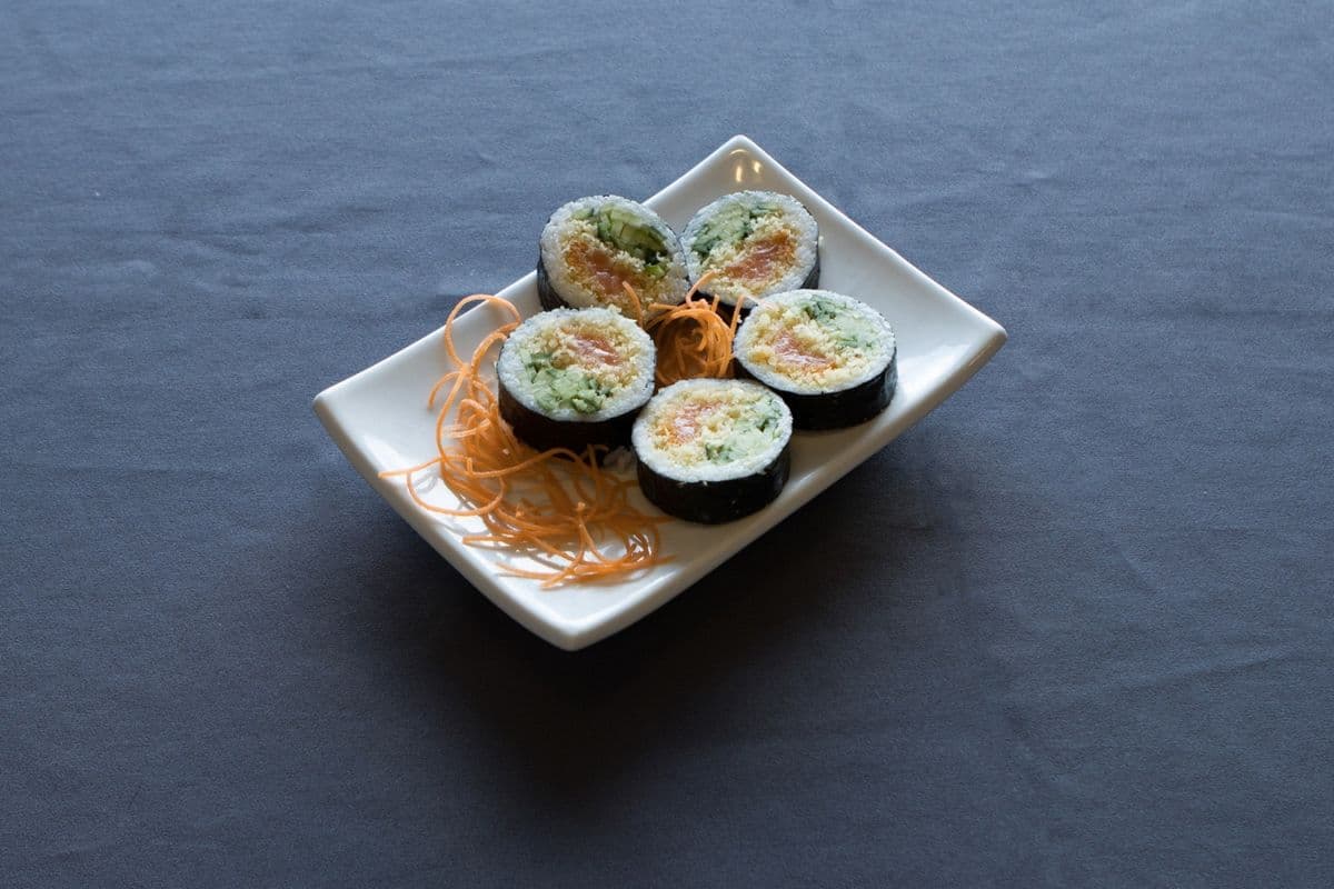 35. Saumon Épicé (5 mcx) / Spicy Salmon (5 pcs)