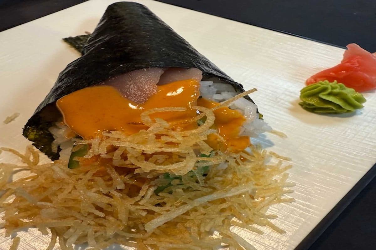107. Spicy Tuna with Potato Chip Temaki