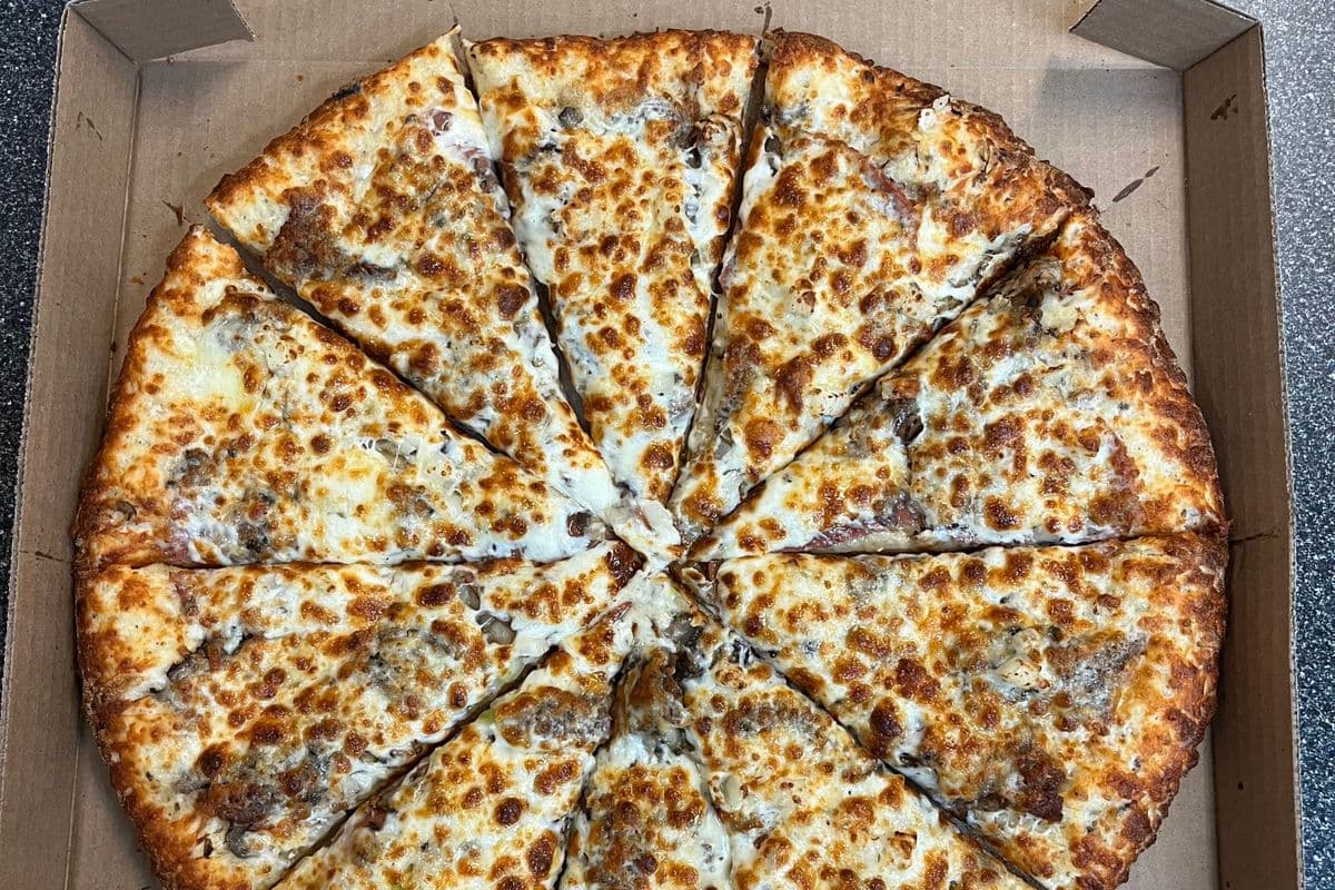 16" Maple Pizza (Signature)