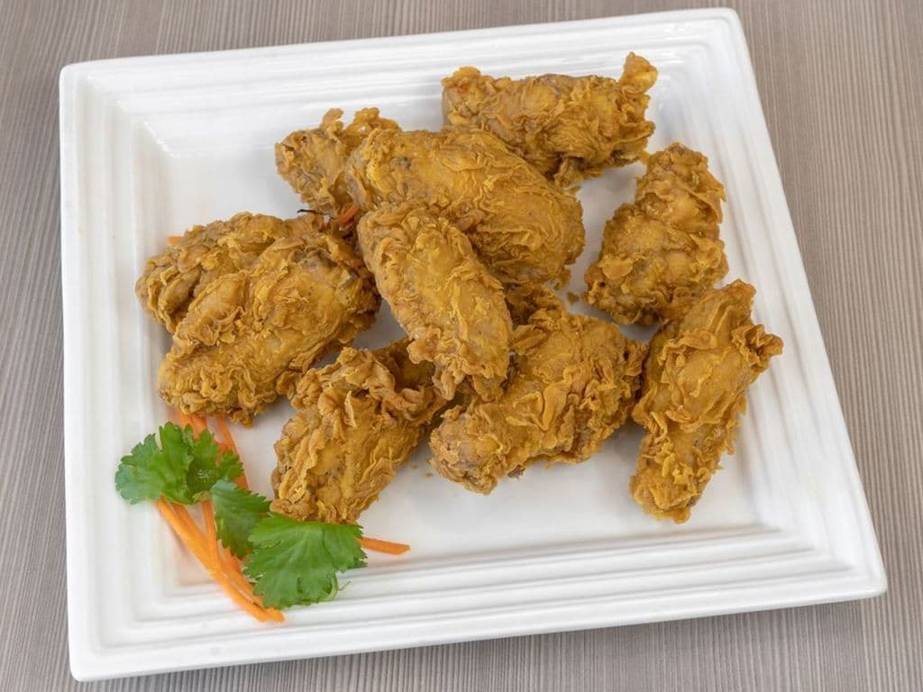 6. Fried Chicken Wings (10 pcs)