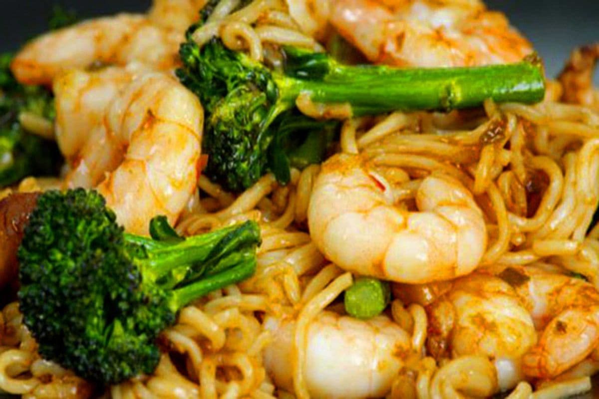 Prawn and Chicken Stir Fry Noodles