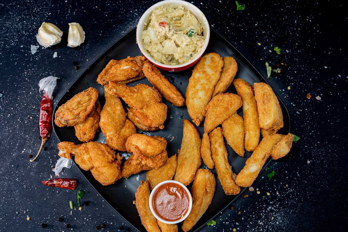 Chicken Wings Dinner Deluxe (1/2 lb.)